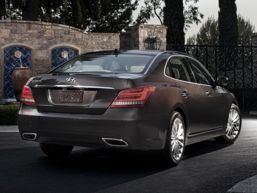  Hyundai Equus 2013 года  (US) (фото 3 из 13)